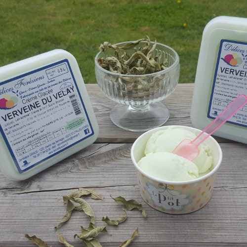 Eiscreme mit Verveine du Velay