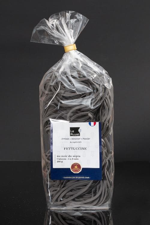 Fettuccine mit Sepia-Schwarz