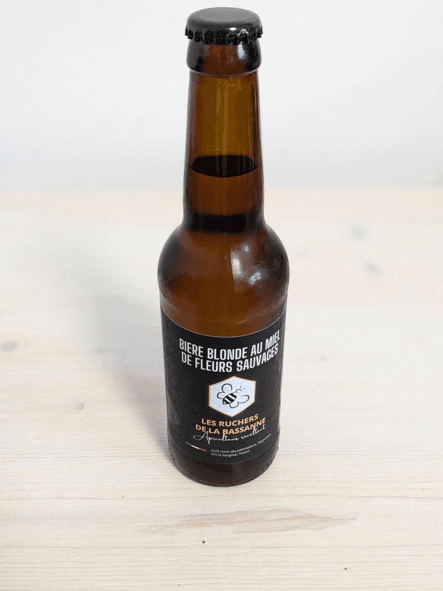 Helles Bier mit Wildblütenhonig